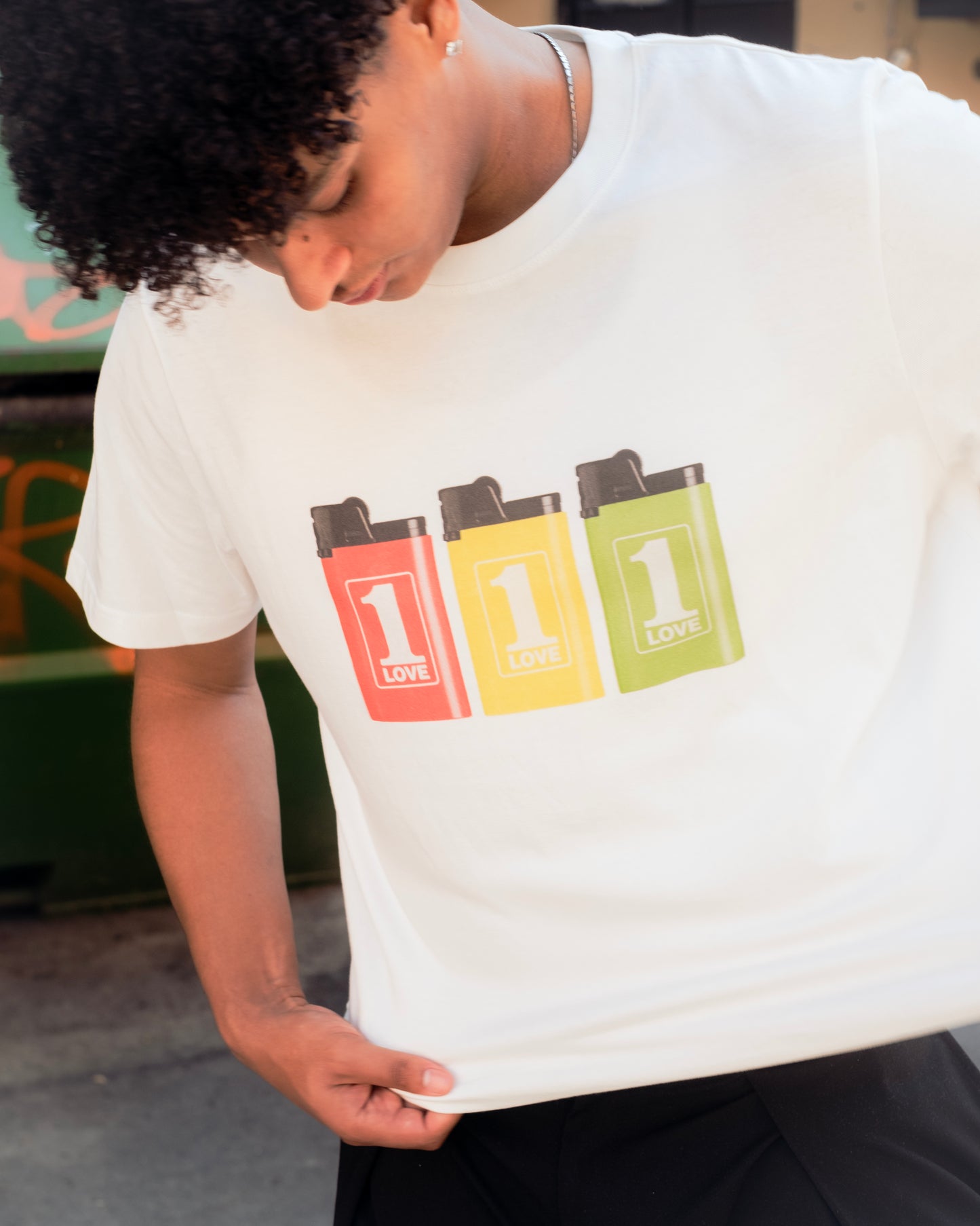 1 Love, Red, Gold, Green Admiral P - T-skjorte